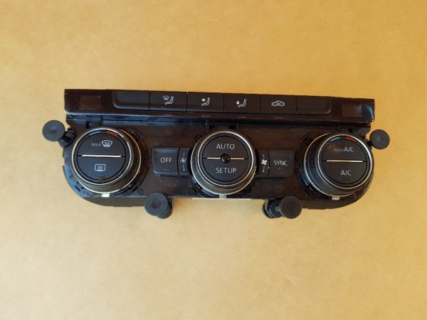 Panou climatronic VW Golf 7 5G0907044Q 5G0 907 044 Q - Dezmembrari Auto