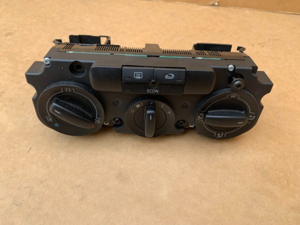 Panou comanda AC VW Caddy 2005 2006 2007 2008 2009 - Dezmembrari Auto