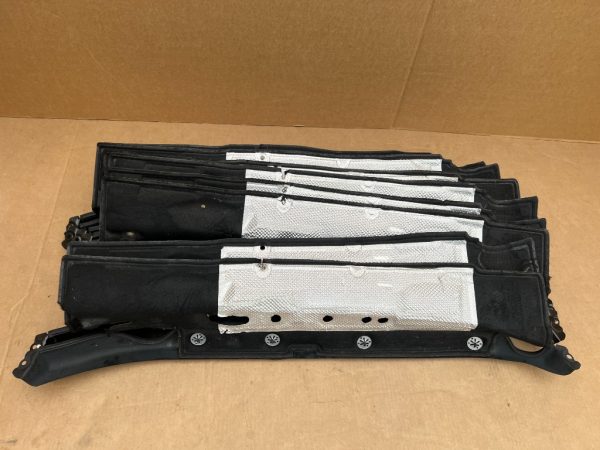Panou inferior parbriz VW Golf 7 5G0806239C 5G0 806 239 C 5G0805275C 5G0 805 275 C - Dezmembrari Auto