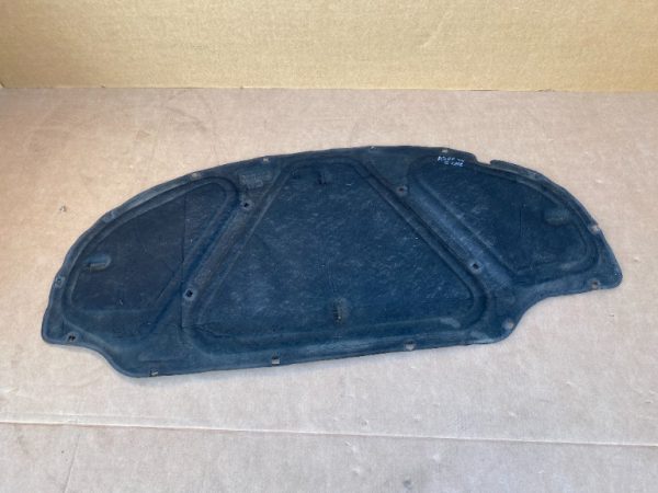 Pasla capitonaj capota Audi A3 8P 2008 - Dezmembrari Auto
