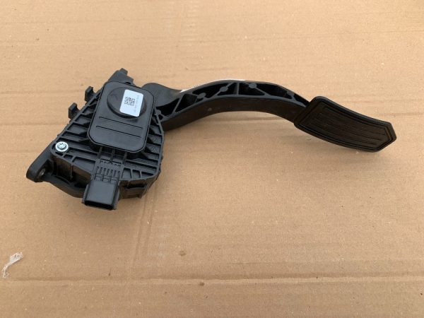 Pedala acceleratie Ford Mondeo 5 2018 - Dezmembrari Auto
