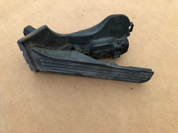 Pedala acceleratie VW Caddy 2008 1T1721503E 1T1 721 503 E - Dezmembrari Auto