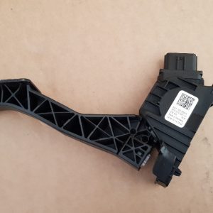 Pedala acceleratie VW Golf 7 1.6 tdi 5Q1723503H 5Q1 723 503 H - Dezmembrari Auto