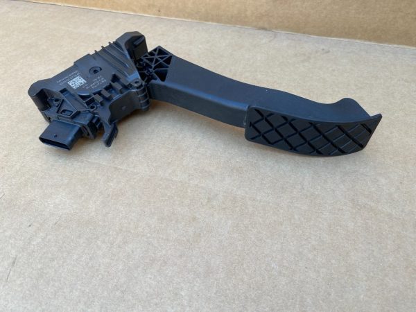 Pedala acceleratie VW ID3 ID.3 1EB723503 1EB 723 503 - Dezmembrari Auto