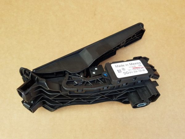 Pedala acceleratie VW Jetta 2016 2.0 tdi 1K1723503AR 1K1 723 503 AR - Dezmembrari Auto