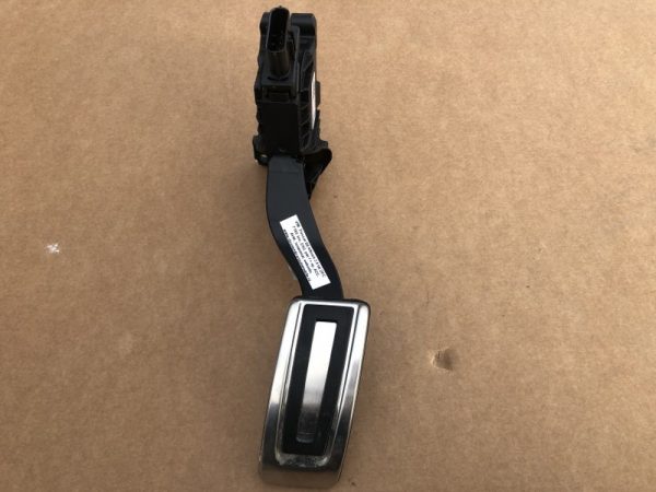 Pedala acceleratie VW Passat B8 alltrack 2.0 tdi DFC 5Q1723503H 5Q1 723 503 H - Dezmembrari Auto