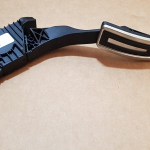 Pedala acceleratie VW Passat B8 volan dreapta 5Q2723503D 5Q2 723 503 D - Dezmembrari Auto