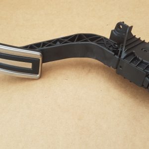 Pedala acceleratie VW Passat B8 volan dreapta 5Q2723503D 5Q2 723 503 D - Dezmembrari Auto