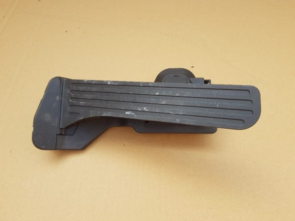 Pedala acceleratie VW Passat CC 2.0 tdi volan dreapta 1K2723503AJ 1K2 723 503 AJ - Dezmembrari Auto