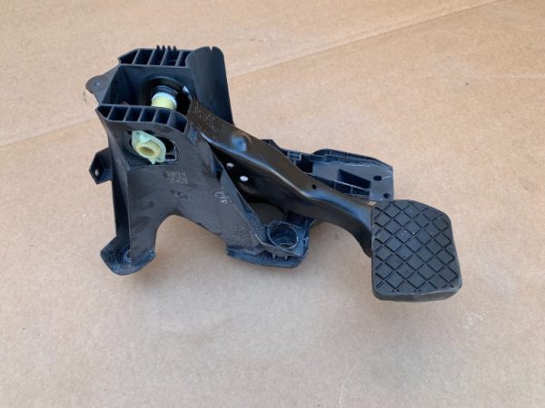 Pedala cu suport cutie automata VW Golf 7 2016 - Dezmembrari Auto