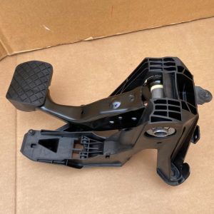 Pedala VW Caddy Ford Tourneo Connect 2023 5R4723058 5R4 723 058 la 0 km - Dezmembrari Auto