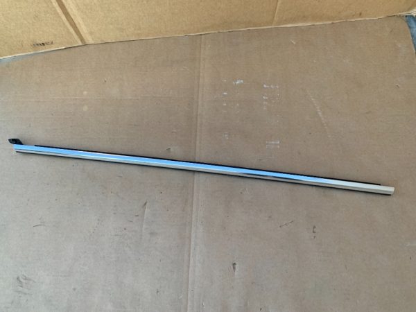Perie geam cromata dreapta spate VW Passat B8 alltrack 3G9839476 3G9 839 476 - Dezmembrari Auto