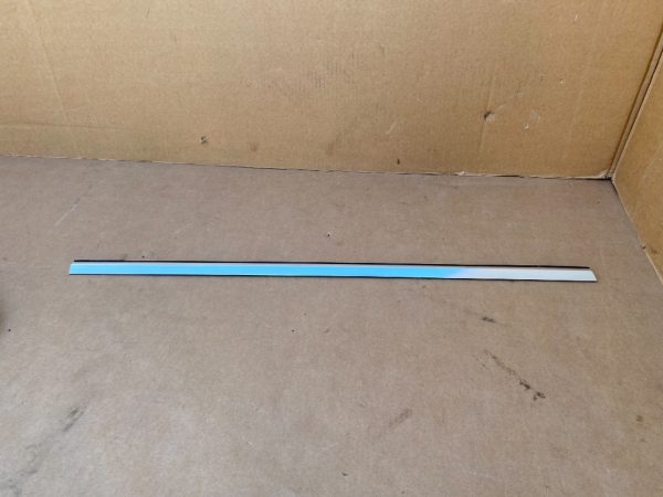 Perie geam cromata stanga spate Mercedes B Class W246 2014 A2467350182 - Dezmembrari Auto