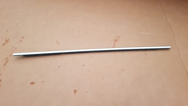 Perie geam cromata stanga spate VW Golf 7 combi - Dezmembrari Auto