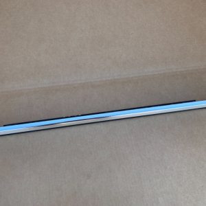 Perie geam cromata usa dreapta fata BMW G11 G12 M 760 LXiA seria 7 din 2017 7437864 - Dezmembrari Auto