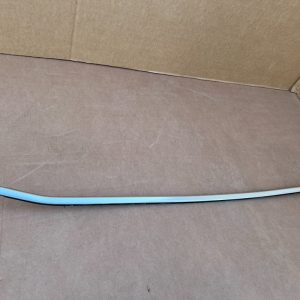 Perie geam cromata usa stanga fata BMW X1 F48 din 2018 - Dezmembrari Auto