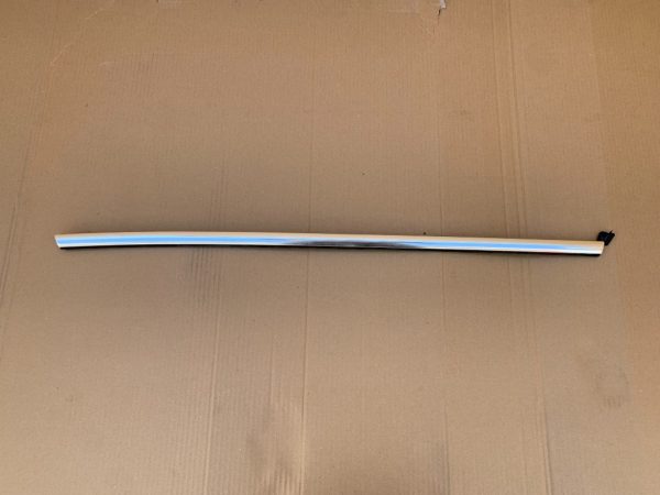 Perie geam cromata usa stanga spate VW Arteon 2017 3G8839475 3G8 839 475 - Dezmembrari Auto