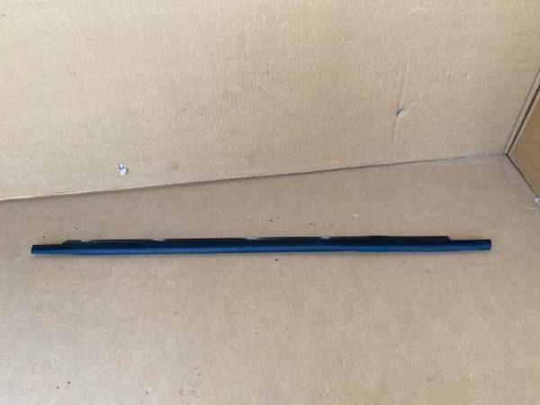 Perie geam dreapta spate VW Golf 5 plus 1K9839478 1K9 839 478 - Dezmembrari Auto