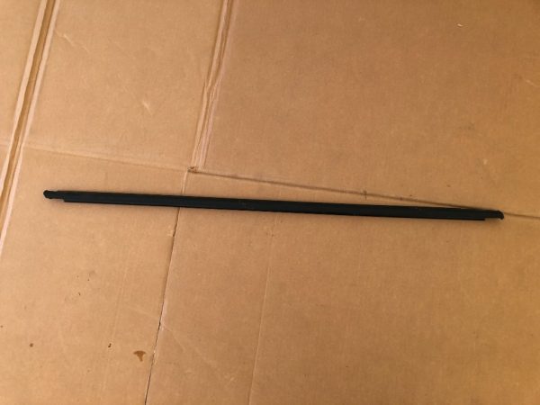 Perie geam dreapta spate VW Golf 7 hatchback 5G6839478D 5G6 839 478 D - Dezmembrari Auto