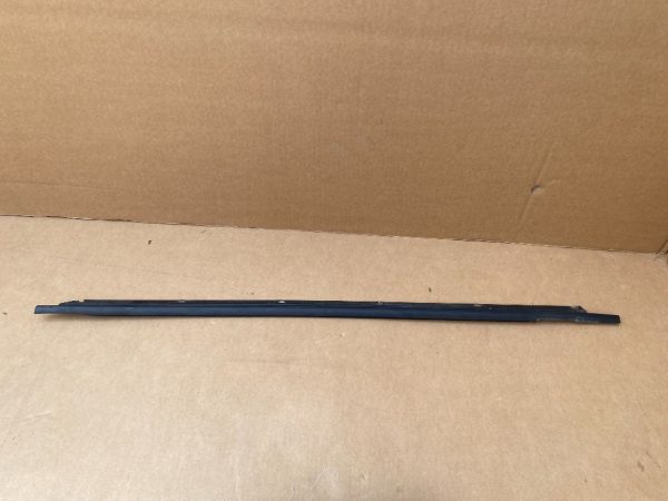 Perie geam stanga fata VW Golf 5 plus 5M0837477 5M0 837 477 - Dezmembrari Auto