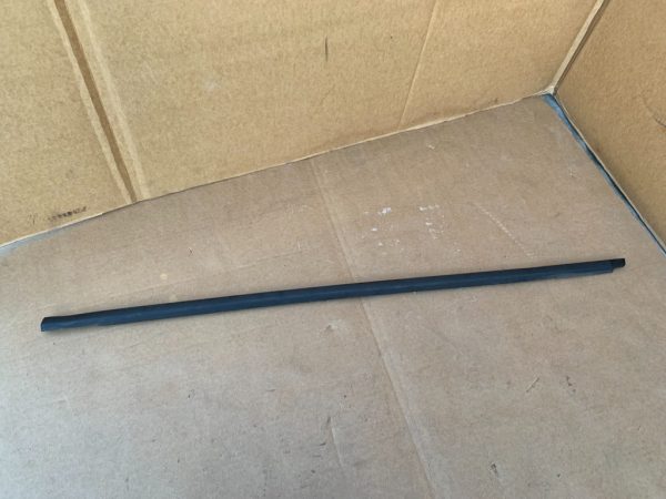 Perie geam stanga fata VW Passat B6 - Dezmembrari Auto