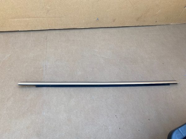 Perie geam stanga spate Audi A5 F5 8W8853763 8W8 853 763 - Dezmembrari Auto