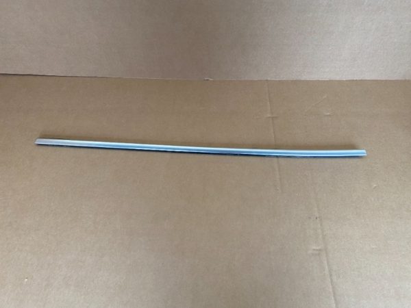 Perie geam stanga spate BMW X1 F48 7362233 51357362233 la 0 km - Dezmembrari Auto