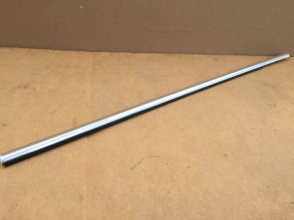 Perie geam usa stanga fata VW Arteon 3G8837475B 3G8 837 475 B - Dezmembrari Auto