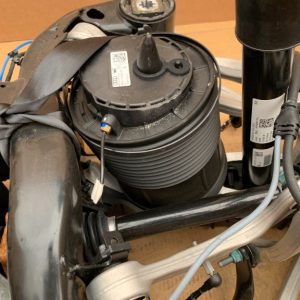Perna aer stanga spate Audi E-Tron 2021 4M0616001AD 4M0 616 001 AD la 0 km - Dezmembrari Auto