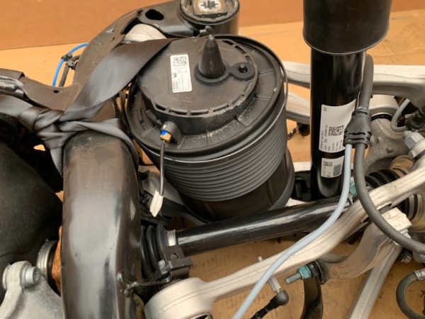 Perna aer stanga spate Audi E-Tron 2021 4M0616001AD 4M0 616 001 AD la 0 km - Dezmembrari Auto