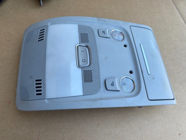 Plafoniera Audi A4 B8 8T0947135BF 8T0 947 135 BF - Dezmembrari Auto