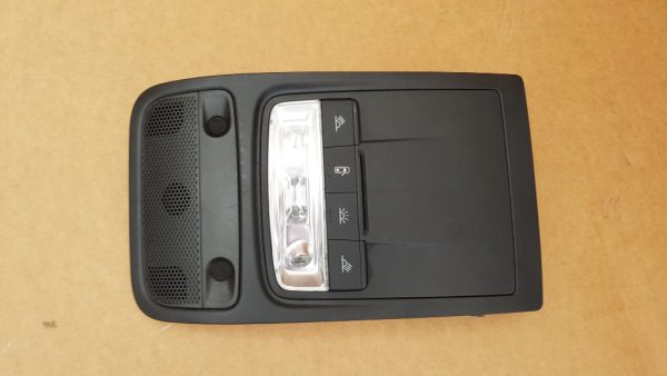 Plafoniera fata neagra Audi A3 8V 8X0947135AG 8X0 947 135 AG - Dezmembrari Auto
