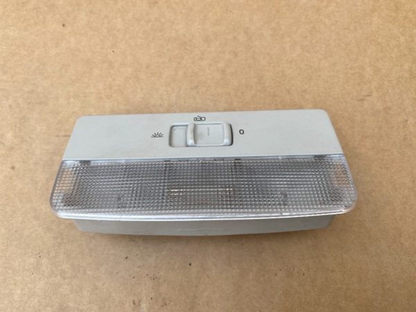Plafoniera Skoda Fabia 2 6Q0947105M 6Q0 947 105 M - Dezmembrari Auto