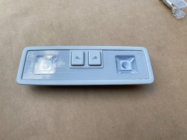 Plafoniera spate VW Passat B8 2023 5G0947291K 5G0 947 291 K la 0 km - Dezmembrari Auto