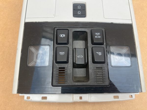 Plafoniera VW Golf 7 variant model cu trapa 5G0867591B 5G0 867 591 B 5G1947105R 5G1 947 105 R - Dezmembrari Auto - imagine 2