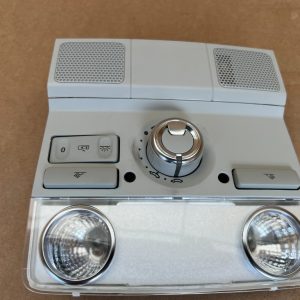 Plafoniera VW Jetta la 0 km cu lumini ambientale 1K0947133E 1K0 947 133 E - Dezmembrari Auto