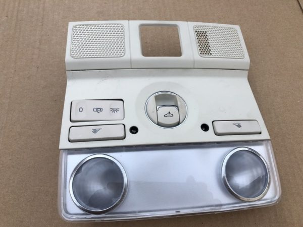 Plafoniera VW Passat CC crem cu buton trapa panoramica 1K0947105 1K0 947 105 - Dezmembrari Auto