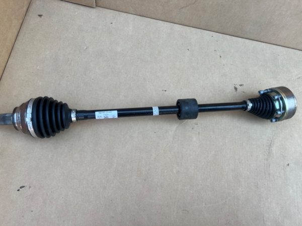Planetara dreapta 5Q0407272ED 5Q0 407 272 ED Audi A3 8y din 2023 la 0 km 1.5 tsi DPC - Dezmembrari Auto