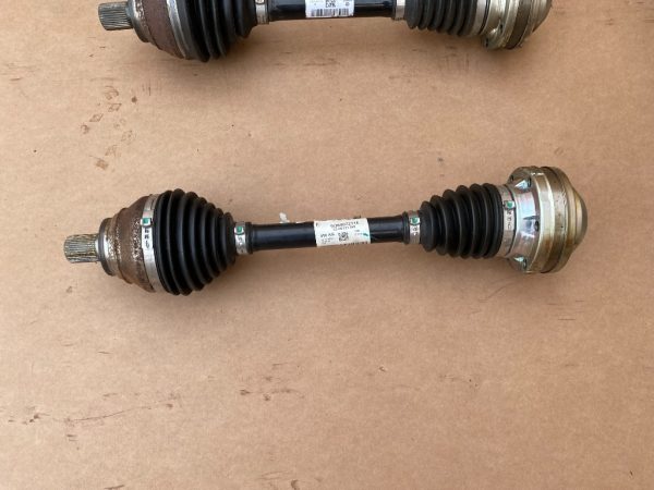 Planetara stanga VW Golf 7 5Q6407271E 5Q6 407 271 E - Dezmembrari Auto