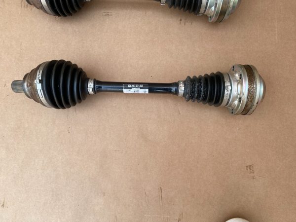 Planetara stanga VW Touran 5T 3Q0407271AA 3Q0 407 271 AA - Dezmembrari Auto