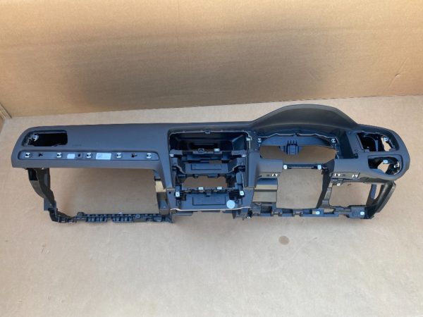 Plansa bord goala volan dreapta VW Golf 7 2019 5G2857181A 5G2 857 181 A la 0 km - Dezmembrari Auto