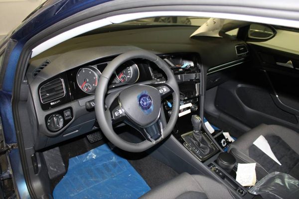Plansa bord goala VW Golf 7 2013 2014 2015 2016 2017 2018 2019 2020 - Dezmembrari Auto