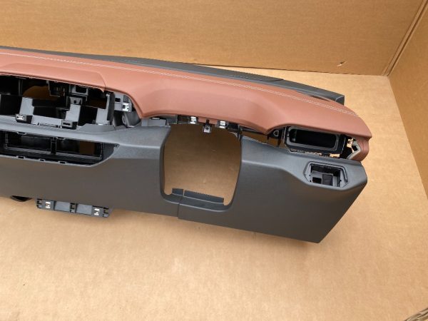 Plansa bord maro goala VW ID4 ID.4 2023 11C858365 11C857003C volan dreapta - Dezmembrari Auto - imagine 4