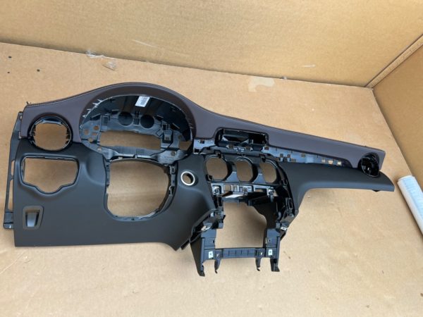 Plansa bord piele maro Mercedes GLC / coupe la 0 km fara airbag A2536803802 - Dezmembrari Auto - imagine 3