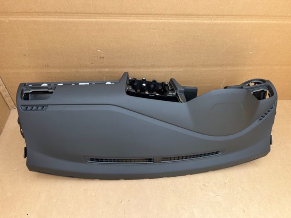Plansa bord VW Golf 7 la 0 km fara airbaguri - Dezmembrari Auto