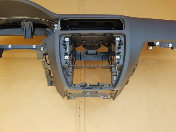 Plansa bord VW Jetta 2016 - Dezmembrari Auto - imagine 2