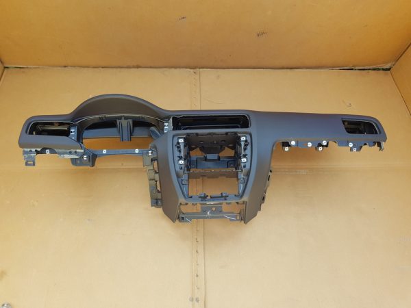Plansa bord VW Jetta 2016 - Dezmembrari Auto - imagine 3