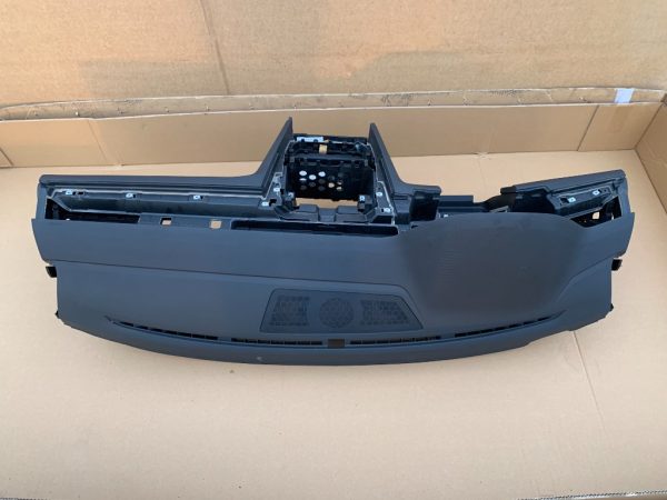 Plansa bord VW Passat B8 facelift 2020 - Dezmembrari Auto