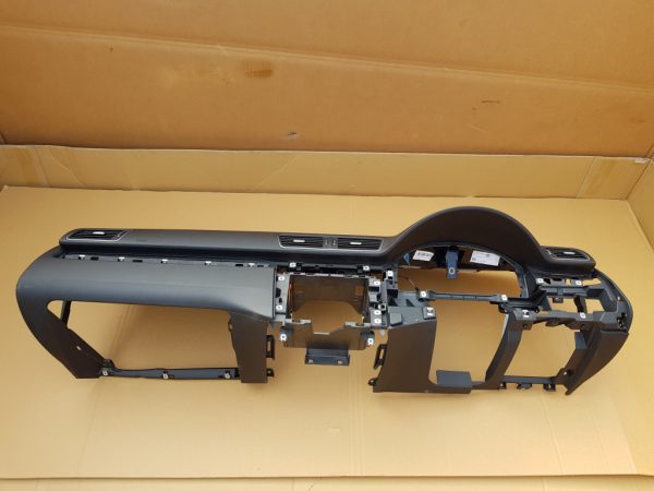 Plansa bord VW Passat CC 2016 volan dreapta 3C2857669 3C2 857 669 - Dezmembrari Auto