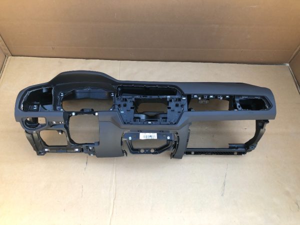 Plansa bord VW Touran 2017 5TB857003E 5TB 857 003 E - Dezmembrari Auto